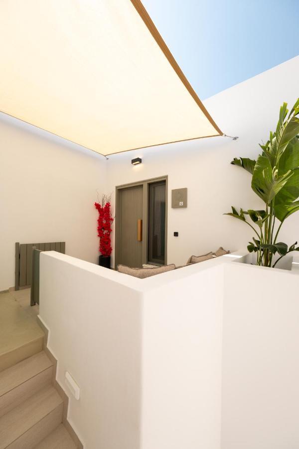 Sunsal Luxury Studios - Sky Náousa Eksteriør bilde